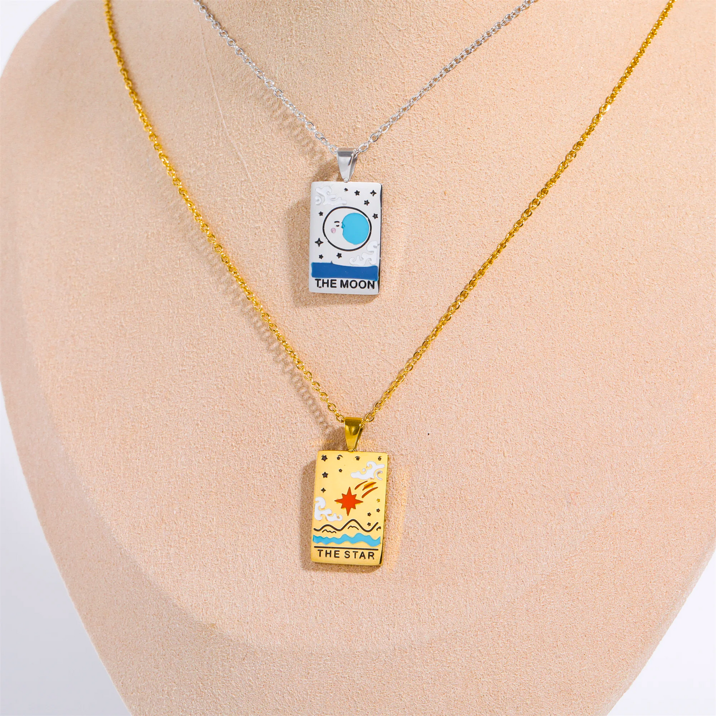 Tarot Card Necklace Of The World, Lovers, Star, Fortune & Moon Cards In Silver Or Gold Plated Stainless Steel • Dainty Chain Witchy Pendant • Apollo Tarot Online Shop