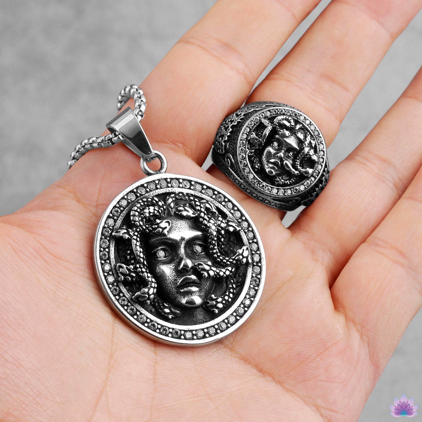 Colar Medusa | Pingente de Proteção da Mitologia Grega da Górgona | Amuleto de Adoração Pagã da Górgona | Joias da Bruxa Gorgo