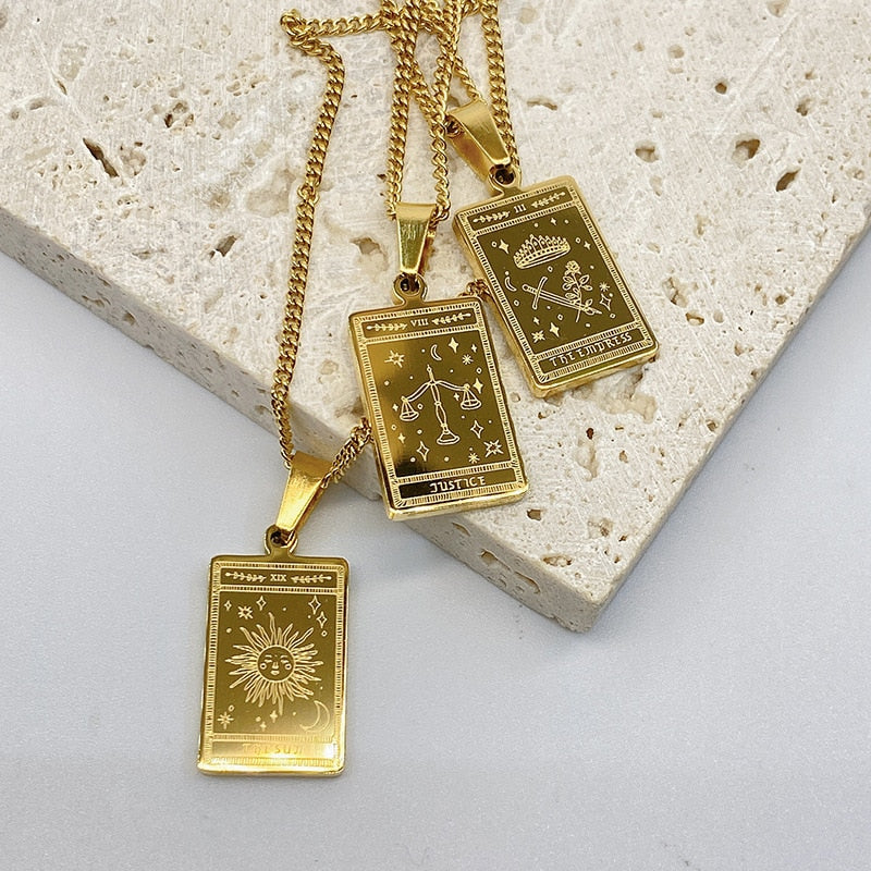 Gold Tarot Card Pendant Necklace for Women, Minimalist Red Heart Necklace